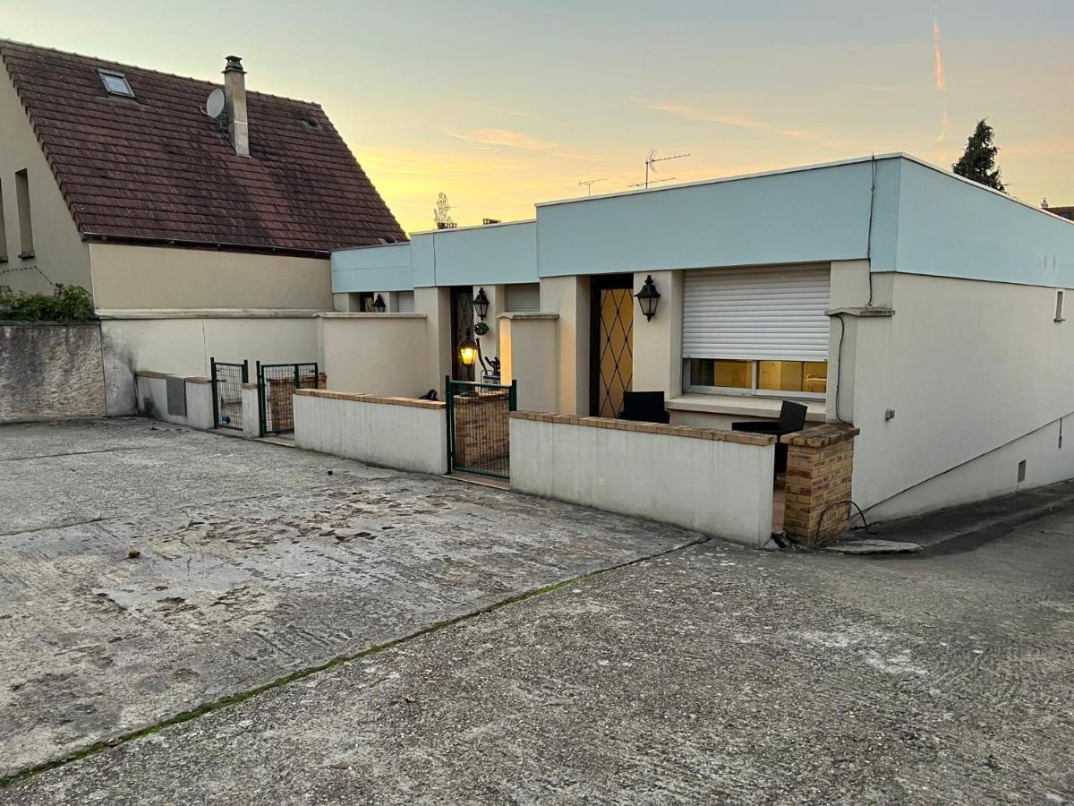 Appart'Hotel Nuiteejour Versailles Saint Cyr L'Ecole Saint-Cyr-l'Ecole Exterior foto