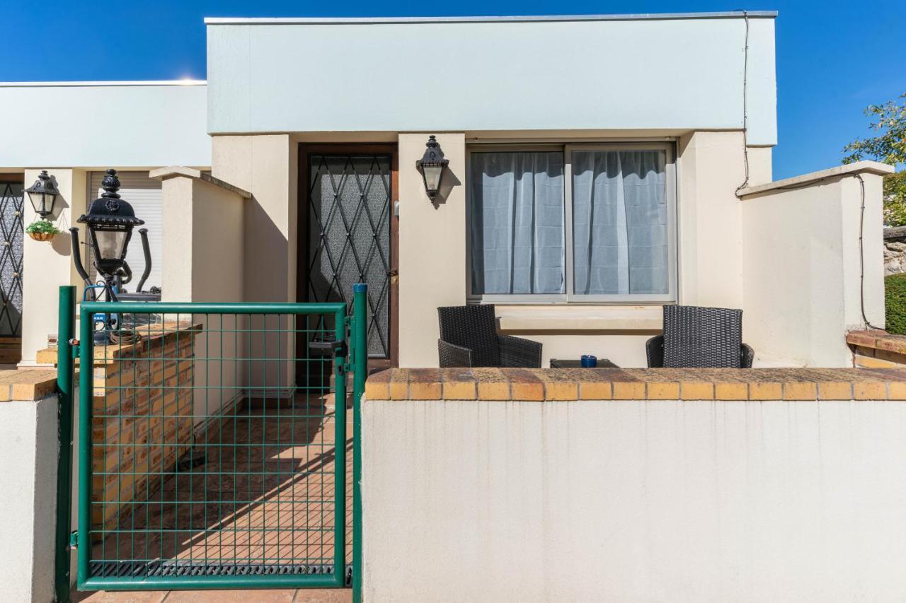 Appart'Hotel Nuiteejour Versailles Saint Cyr L'Ecole Saint-Cyr-l'Ecole Exterior foto