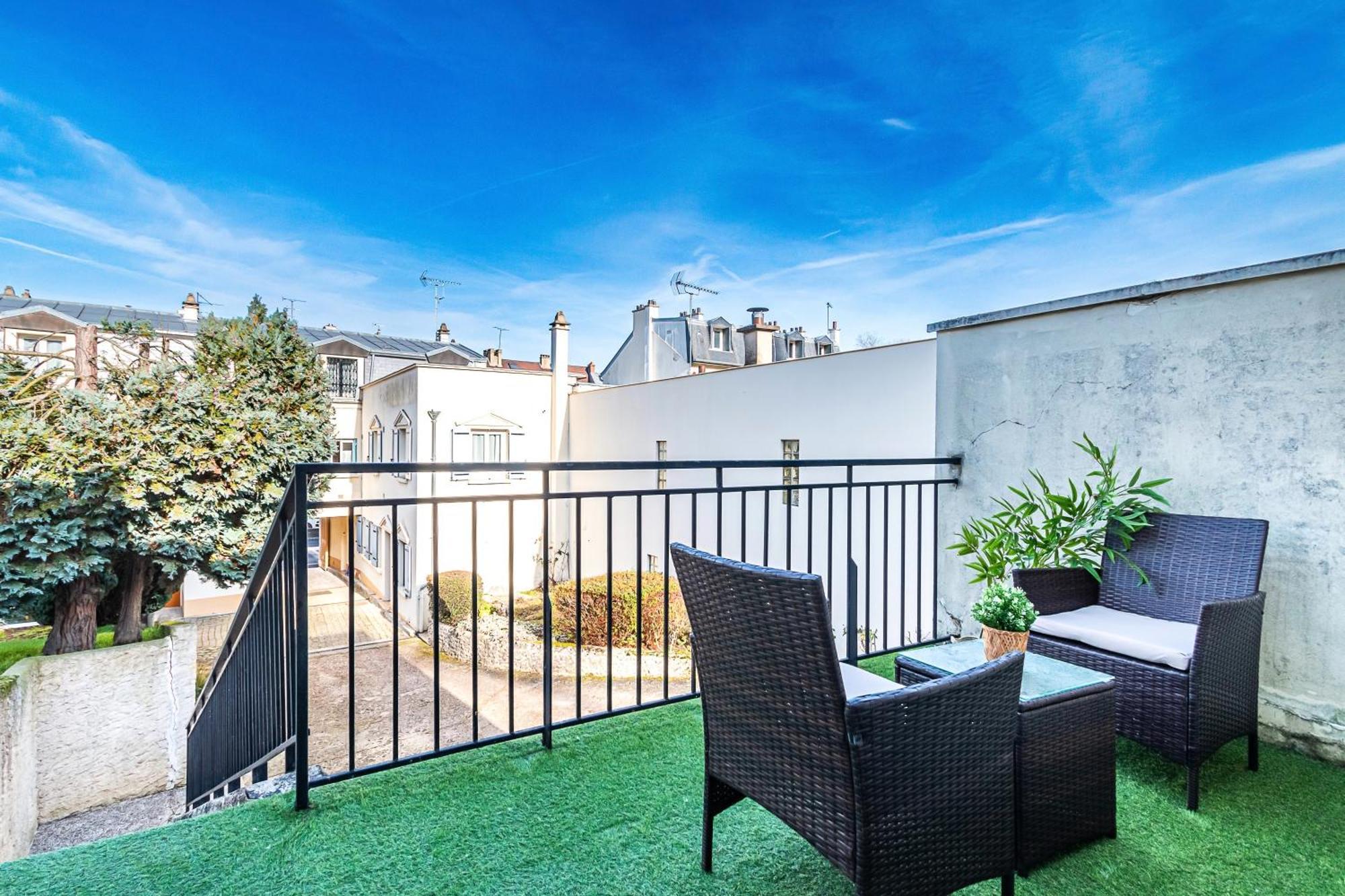 Appart'Hotel Nuiteejour Versailles Saint Cyr L'Ecole Saint-Cyr-l'Ecole Exterior foto