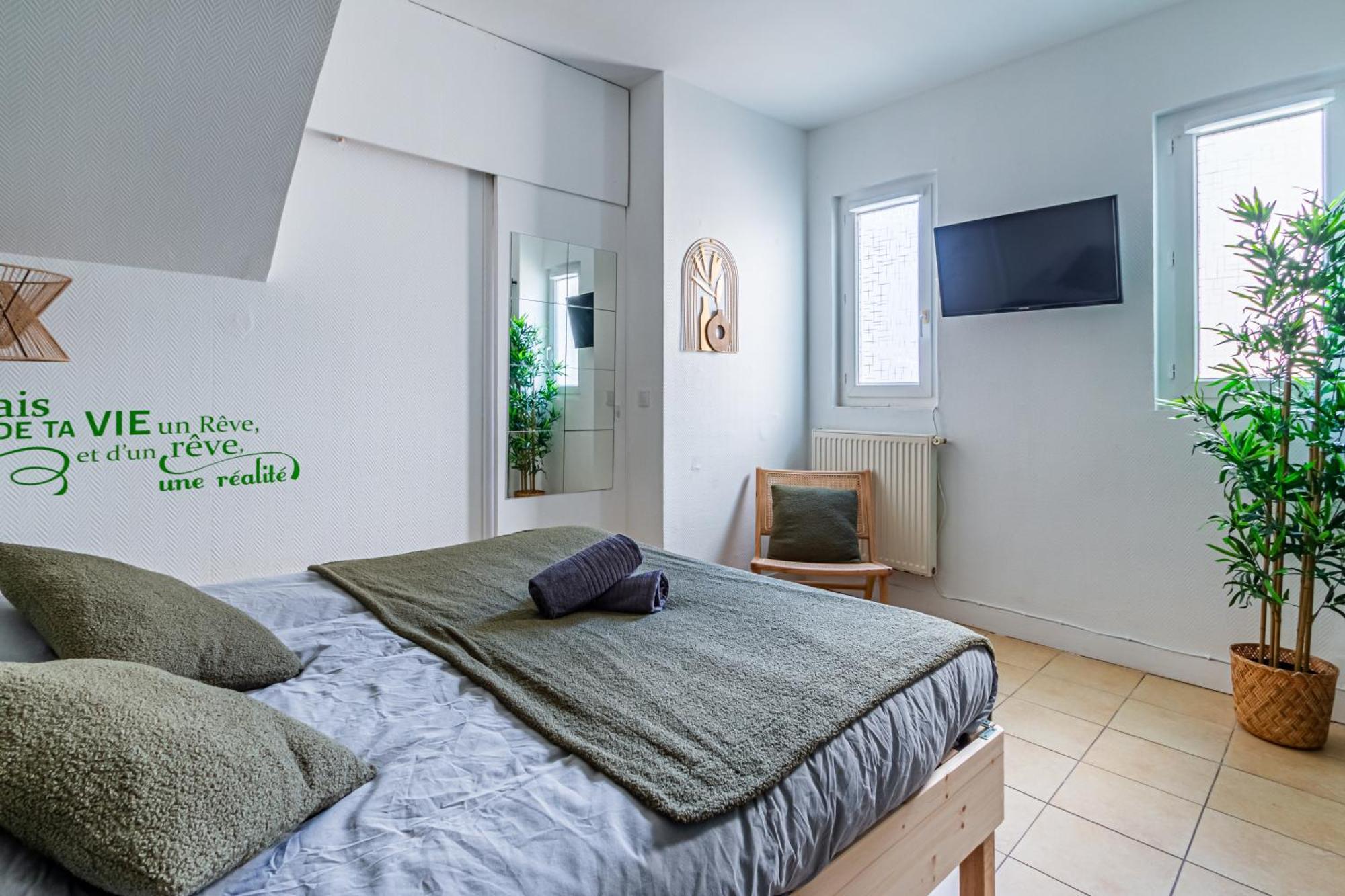 Appart'Hotel Nuiteejour Versailles Saint Cyr L'Ecole Saint-Cyr-l'Ecole Exterior foto