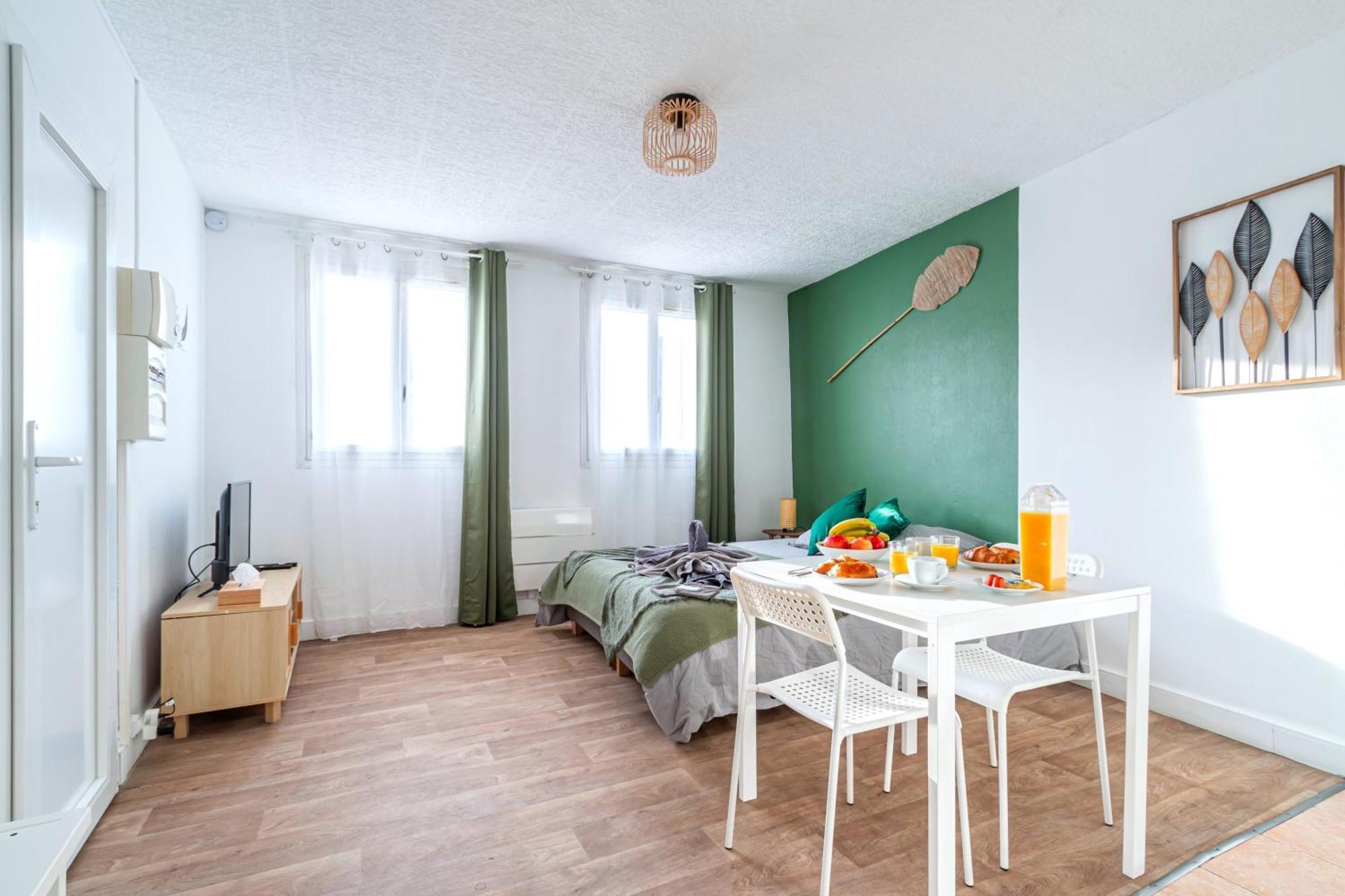 Appart'Hotel Nuiteejour Versailles Saint Cyr L'Ecole Saint-Cyr-l'Ecole Exterior foto