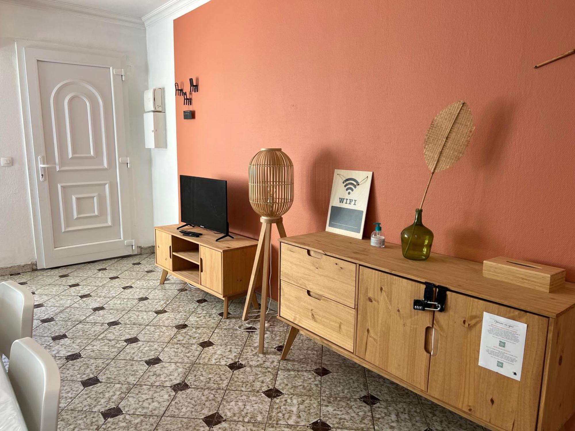 Appart'Hotel Nuiteejour Versailles Saint Cyr L'Ecole Saint-Cyr-l'Ecole Exterior foto
