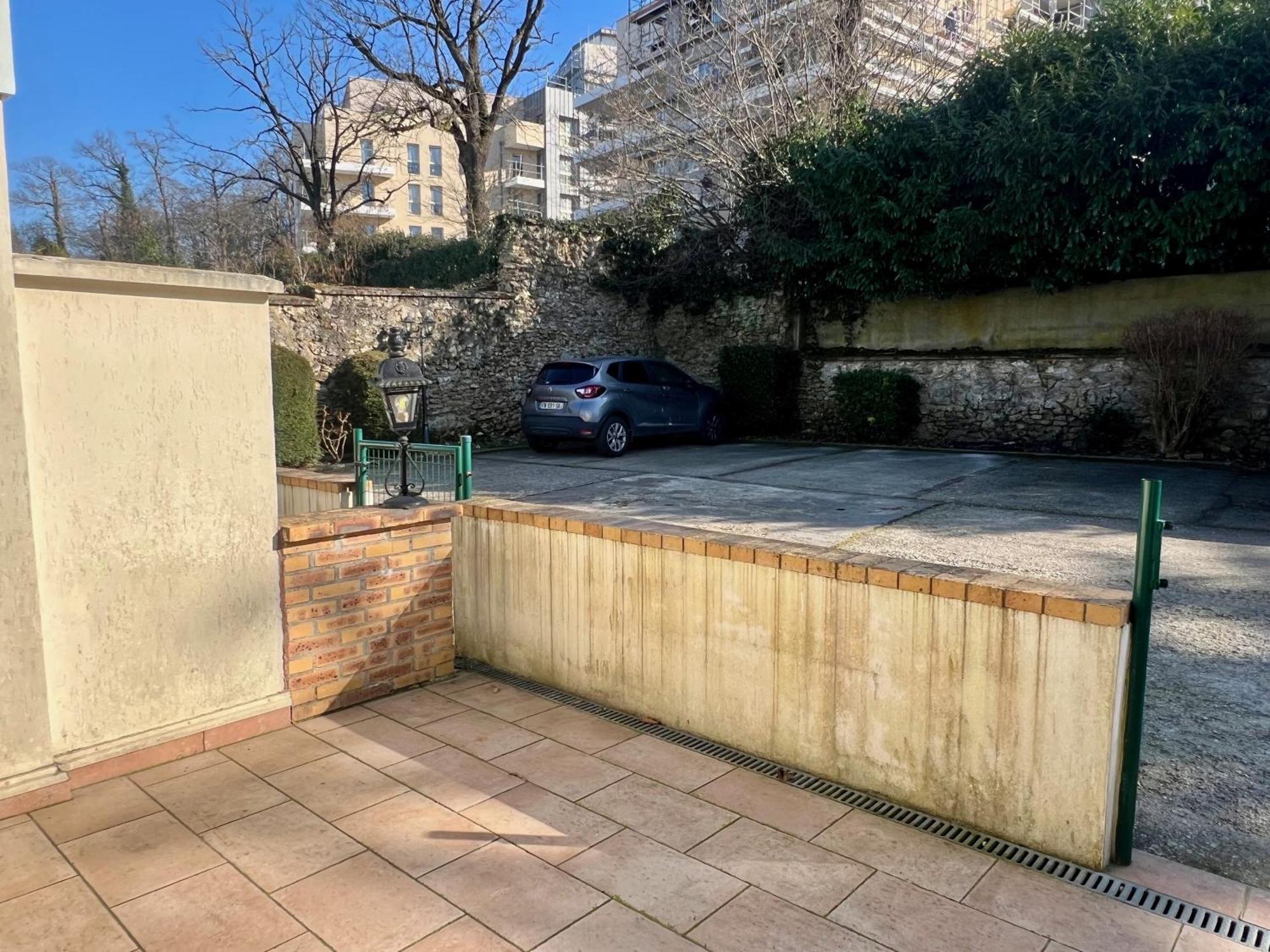 Appart'Hotel Nuiteejour Versailles Saint Cyr L'Ecole Saint-Cyr-l'Ecole Exterior foto